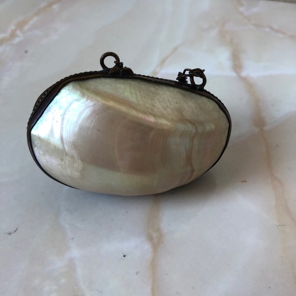 Antique abalone shell coin purse - Picture 10 of 10